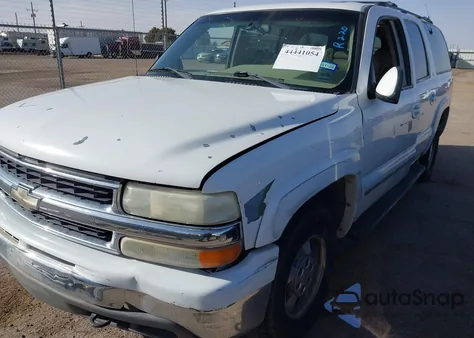 2001 Chevrolet Suburban 1500 Lt z USA, uszkodzony, nr VIN 3GNFK16T71G211700